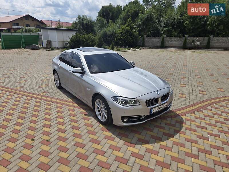 Седан BMW 5 Series 2015 в Мукачевому