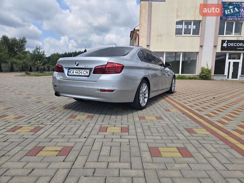Седан BMW 5 Series 2015 в Мукачевому