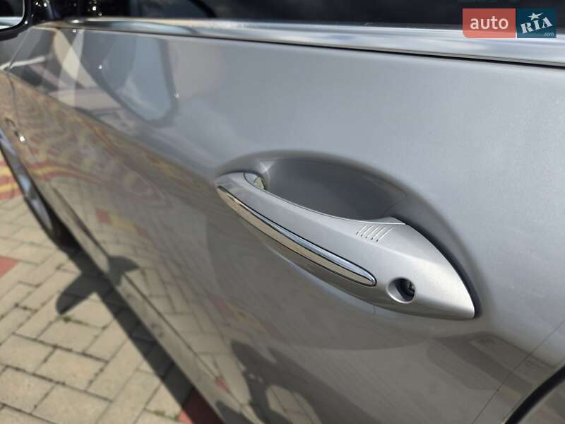 Седан BMW 5 Series 2015 в Мукачевому