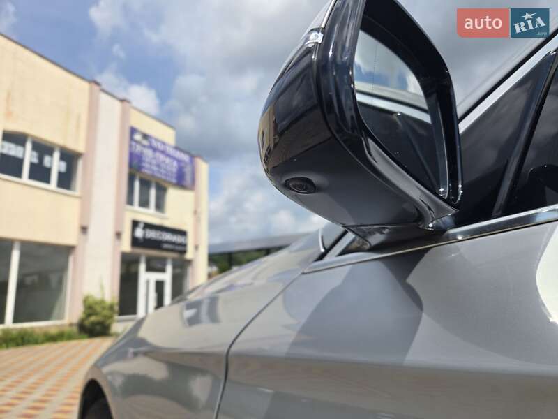 Седан BMW 5 Series 2015 в Мукачевому