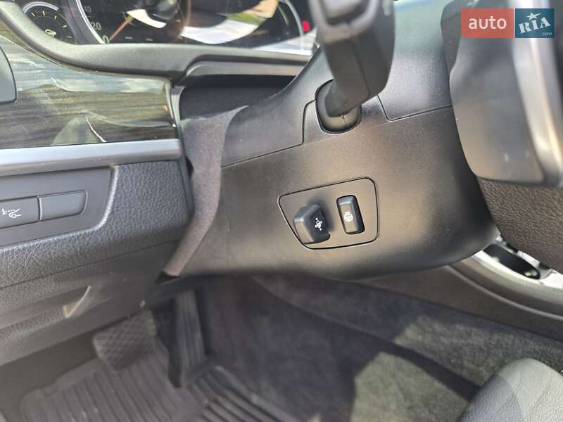 Седан BMW 5 Series 2015 в Мукачевому