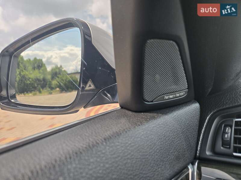 Седан BMW 5 Series 2015 в Мукачевому