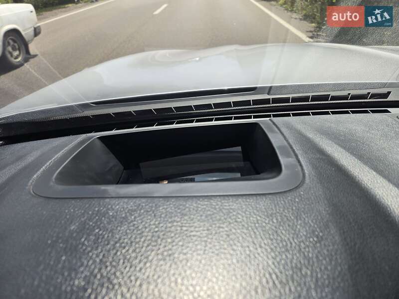 Седан BMW 5 Series 2015 в Мукачевому