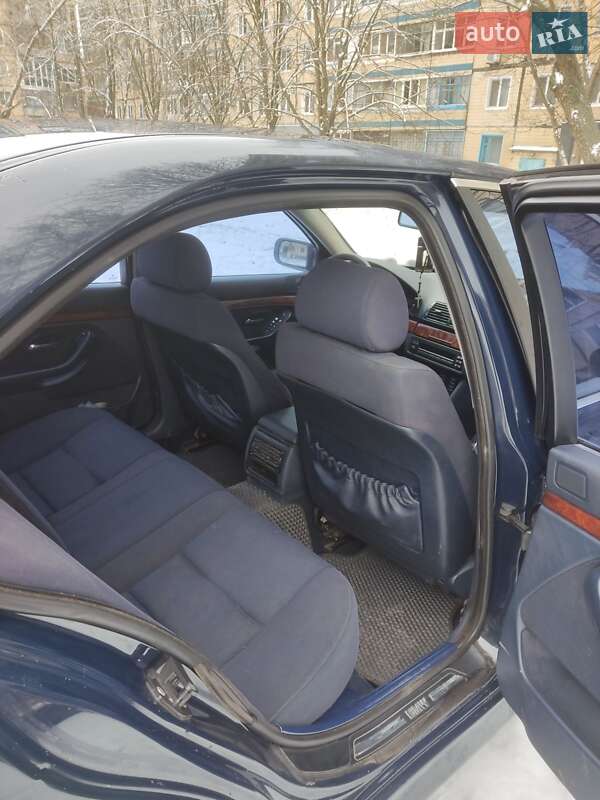 Седан BMW 5 Series 2000 в Кривому Розі