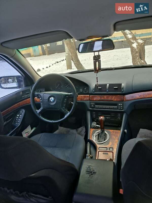 Седан BMW 5 Series 2000 в Кривому Розі