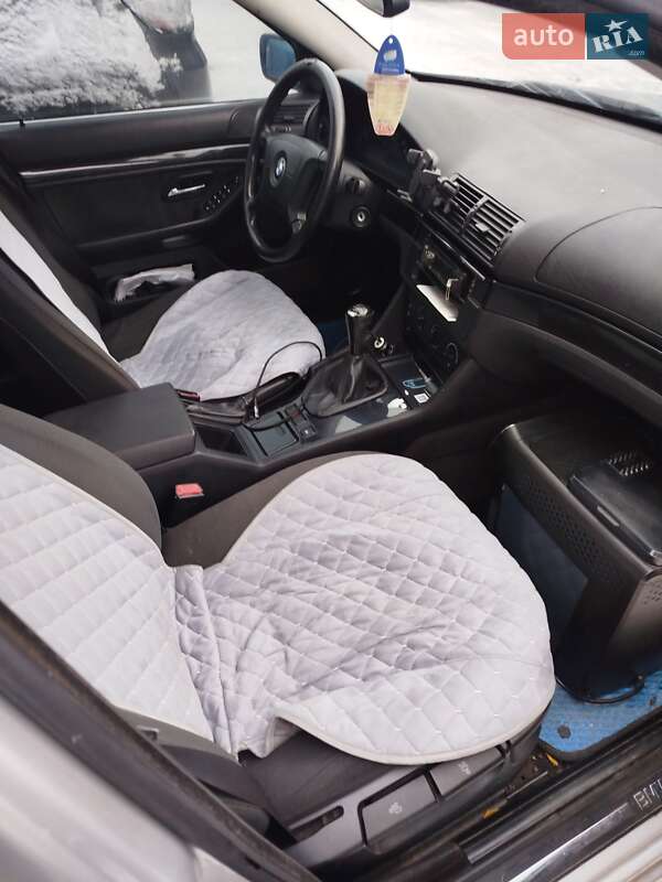 Седан BMW 5 Series 2000 в Чернигове