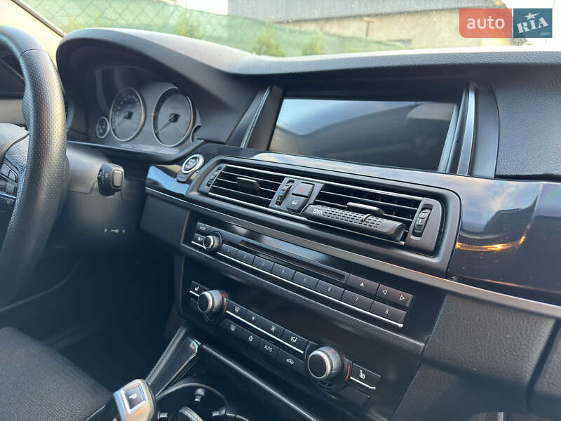 Седан BMW 5 Series 2011 в Сторожинце