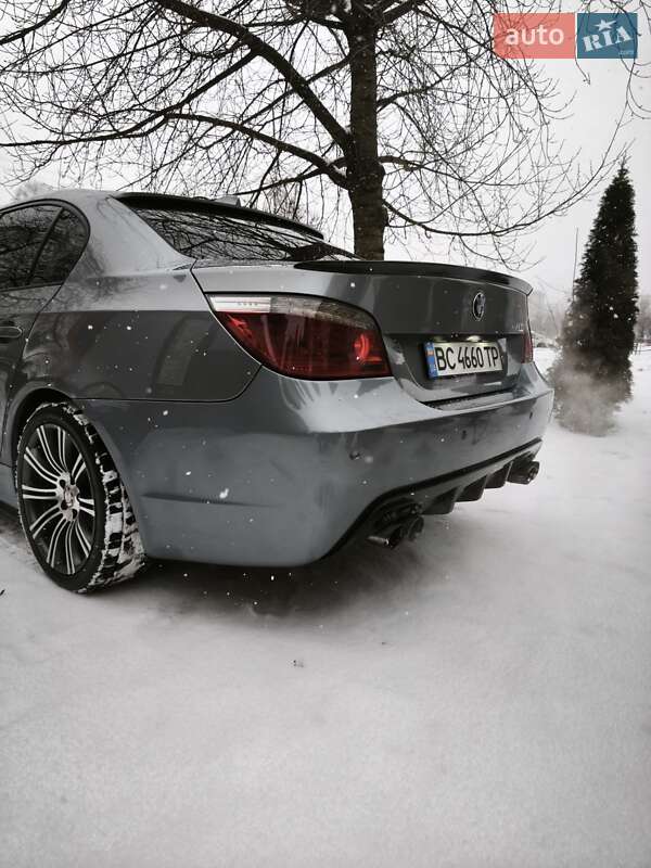 Седан BMW 5 Series 2004 в Львові