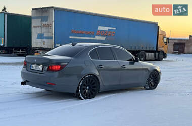 Седан BMW 5 Series 2005 в Волочиську