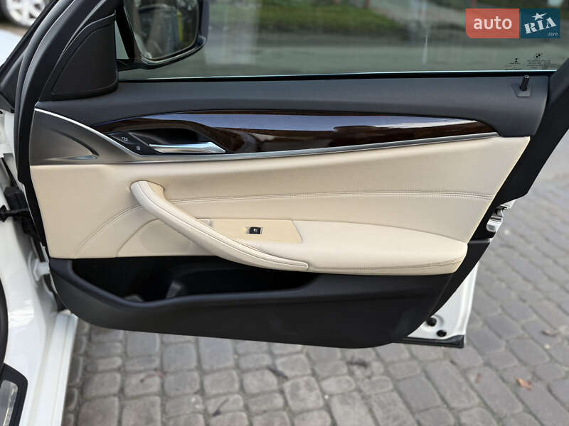 Седан BMW 5 Series 2018 в Львові фото 53 Седан BMW 5 Series 2018 в Львові