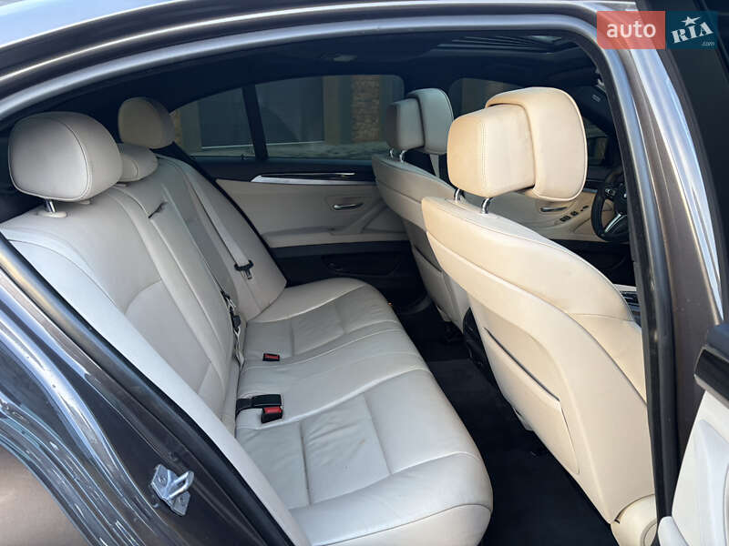 Седан BMW 5 Series 2013 в Черновцах