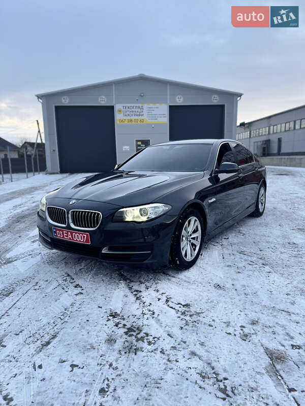 Седан BMW 5 Series 2013 в Нововолинську