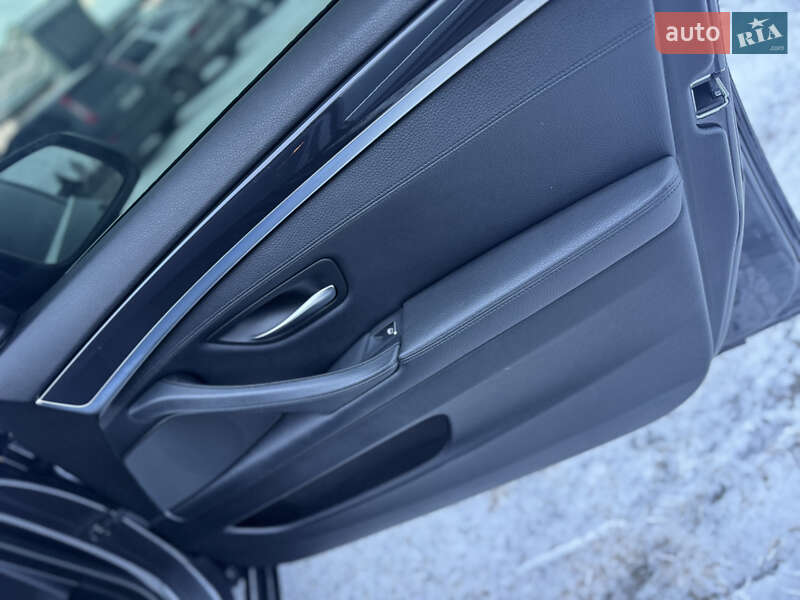 Седан BMW 5 Series 2013 в Нововолинську