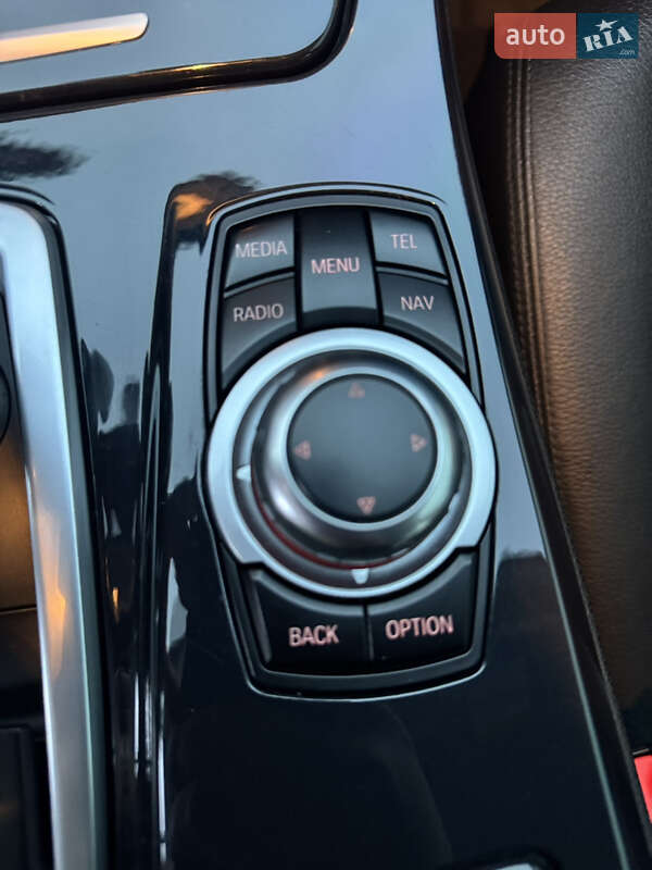 Седан BMW 5 Series 2013 в Нововолинську