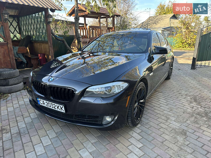 Седан BMW 5 Series 2010 в Умані
