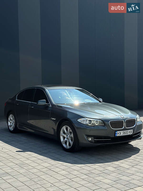 Седан BMW 5 Series 2012 в Хмельницькому