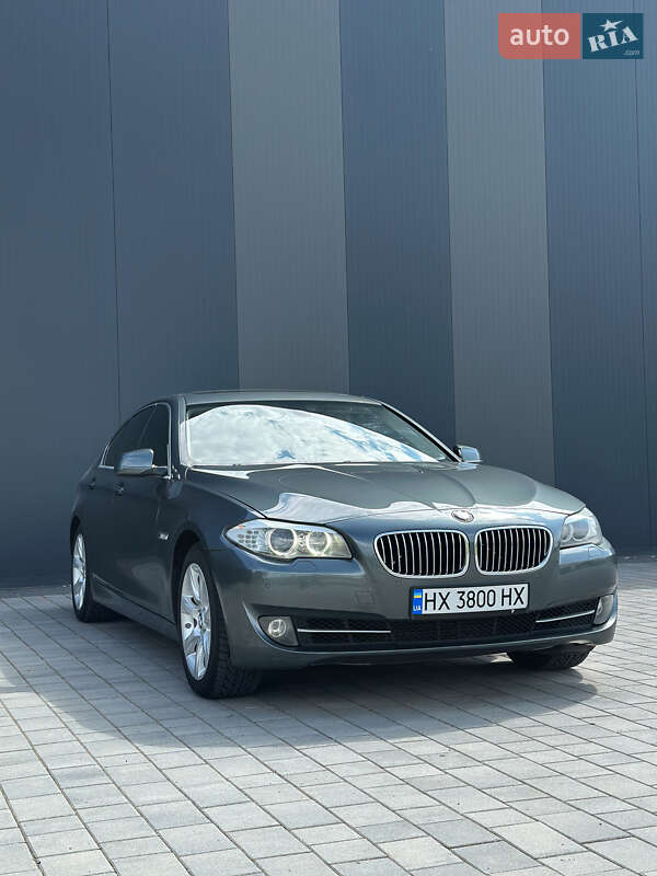 Седан BMW 5 Series 2012 в Хмельницькому