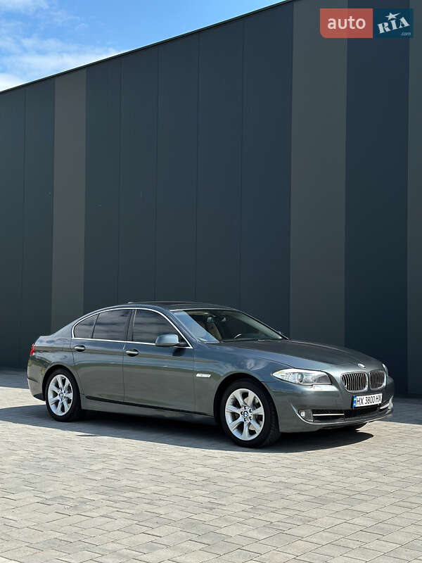 Седан BMW 5 Series 2012 в Хмельницькому