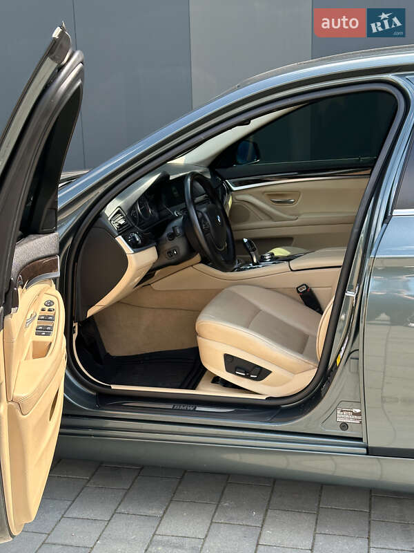 Седан BMW 5 Series 2012 в Хмельницькому