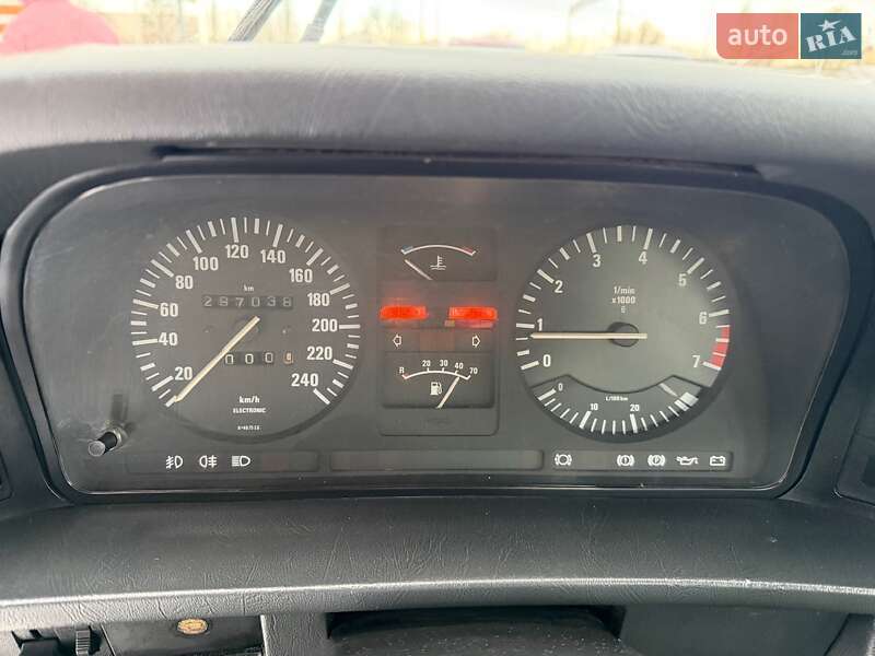 Седан BMW 5 Series 1982 в Киеве