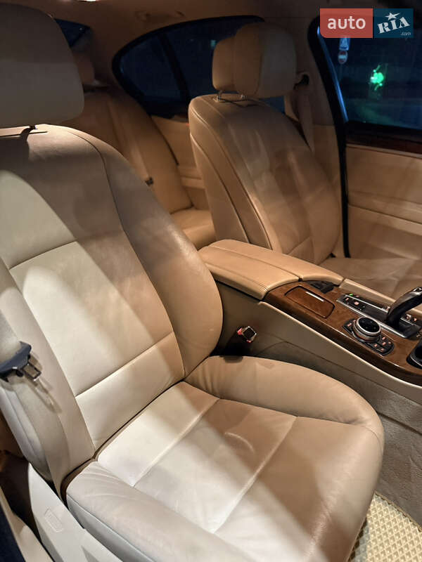 Седан BMW 5 Series 2012 в Хмельницькому