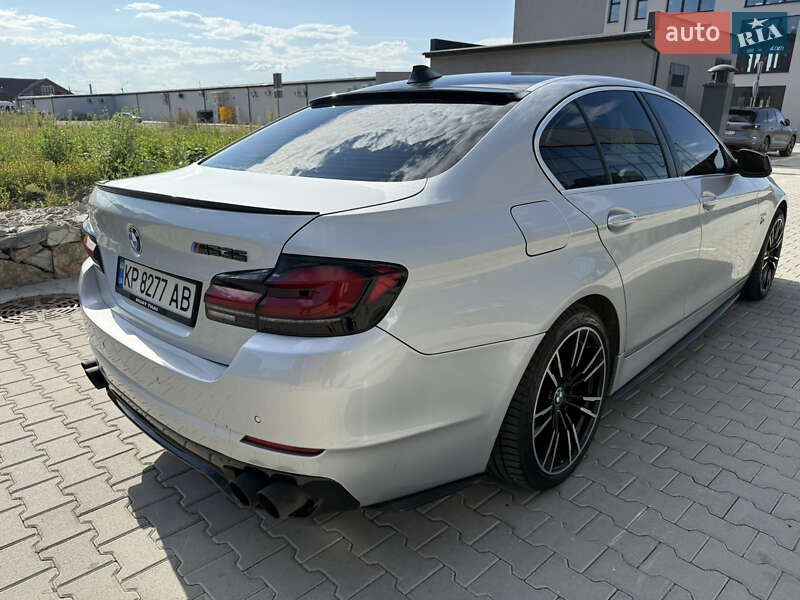 Седан BMW 5 Series 2010 в Калуше