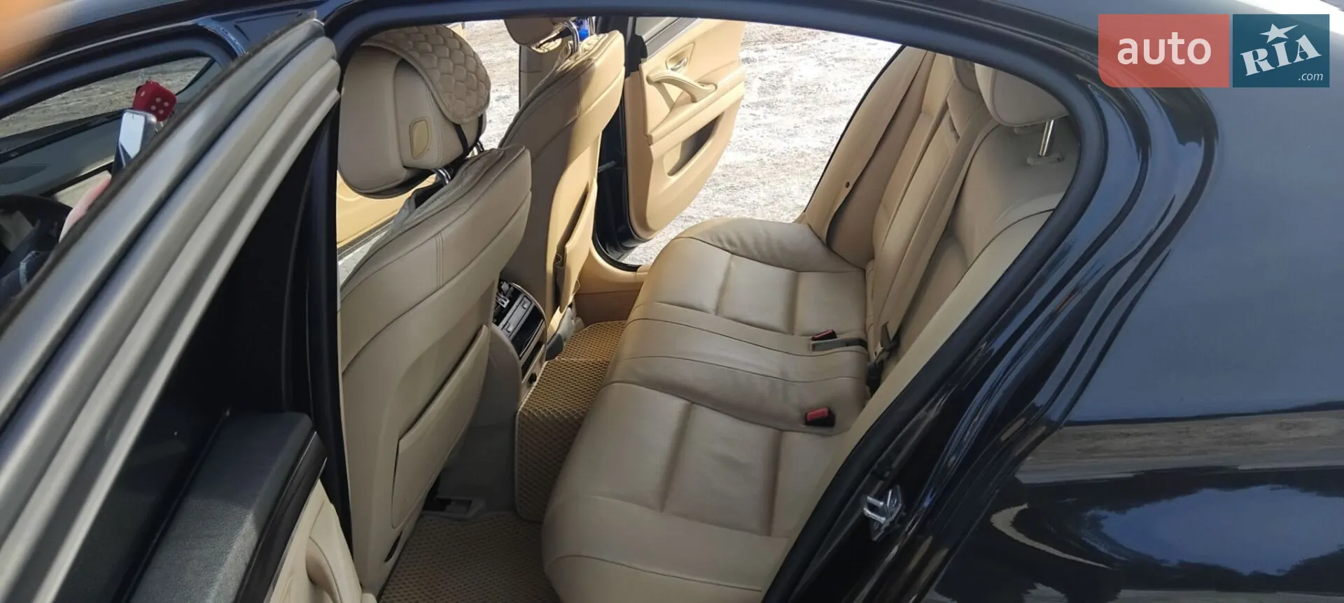 2012 BMW 5er - мініатюра 26