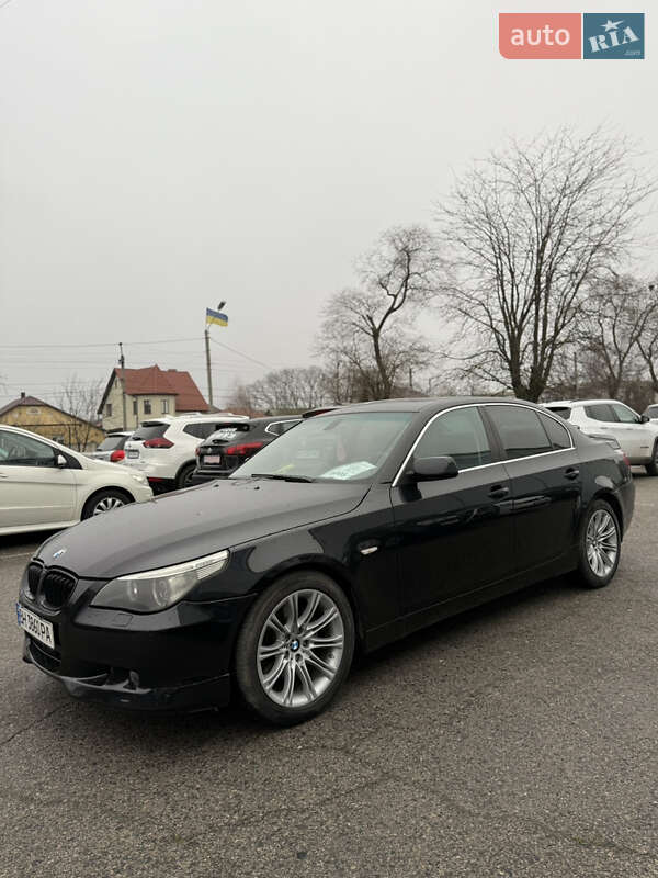 Седан BMW 5 Series 2004 в Измаиле
