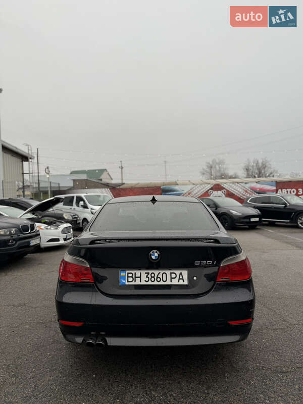 Седан BMW 5 Series 2004 в Измаиле
