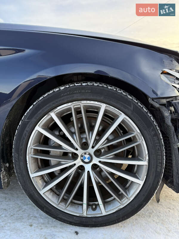 Седан BMW 5 Series 2017 в Львове