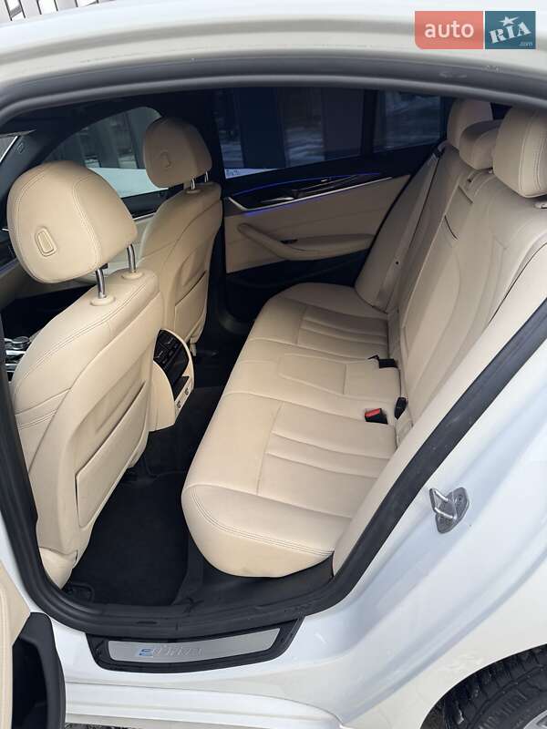 Седан BMW 5 Series 2018 в Львове фото 12 Седан BMW 5 Series 2018 в Львове