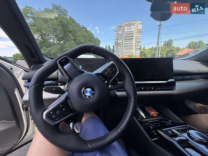 Седан BMW 5 Series 2023 в Николаеве фото 6 Седан BMW 5 Series 2023 в Николаеве