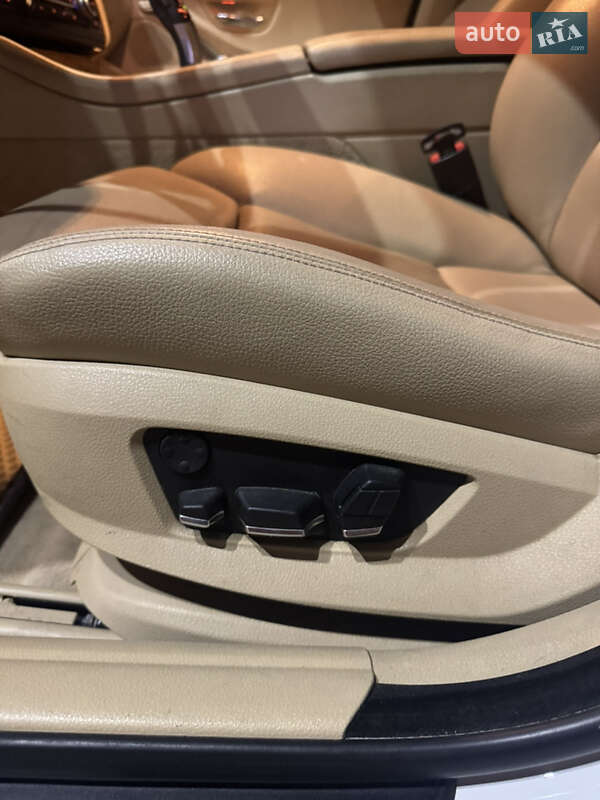 Седан BMW 5 Series 2013 в Черновцах