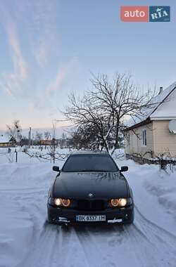 Седан BMW 5 Series 2003 в Клесовом