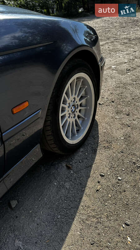 Седан BMW 5 Series 2002 в Днепре