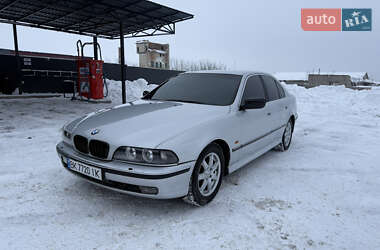 Седан BMW 5 Series 2000 в Дубно
