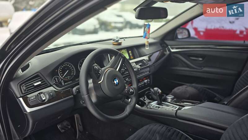 Седан BMW 5 Series 2015 в Чернівцях