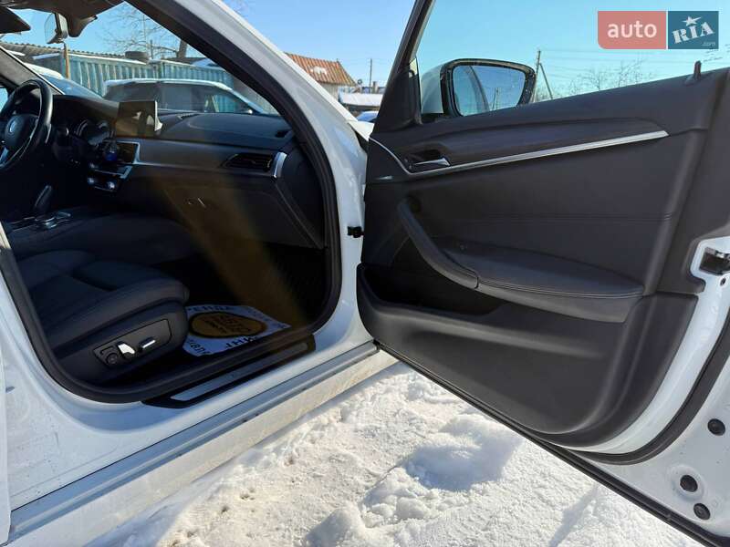 Седан BMW 5 Series 2018 в Ужгороде