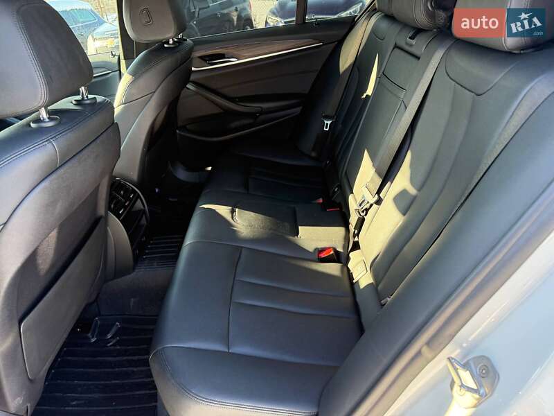 Седан BMW 5 Series 2018 в Ужгороде