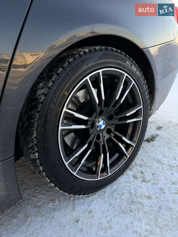 Седан BMW 5 Series 2014 в Ровно