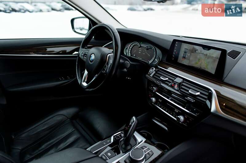 Седан BMW 5 Series 2019 в Ровно