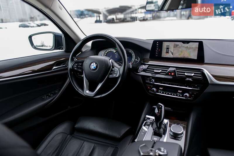 Седан BMW 5 Series 2019 в Ровно