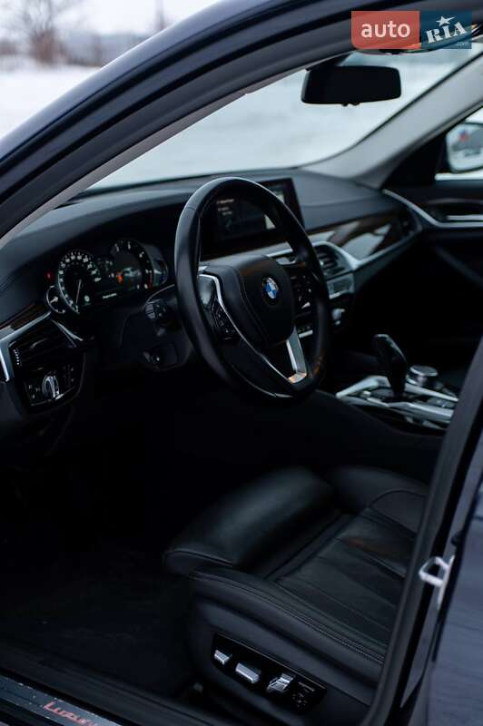 Седан BMW 5 Series 2019 в Ровно