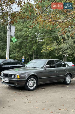 Седан BMW 5 Series 1989 в Згурівці