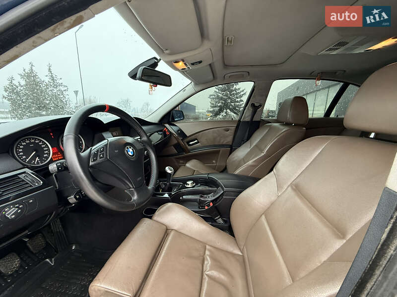 Седан BMW 5 Series 2004 в Каменец-Подольском