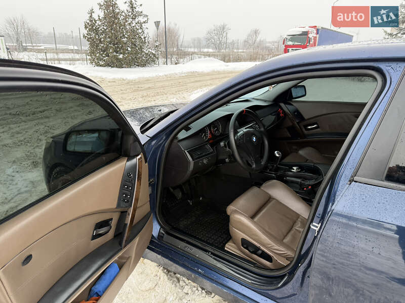 Седан BMW 5 Series 2004 в Каменец-Подольском