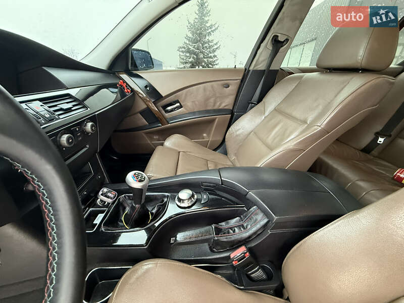 Седан BMW 5 Series 2004 в Каменец-Подольском