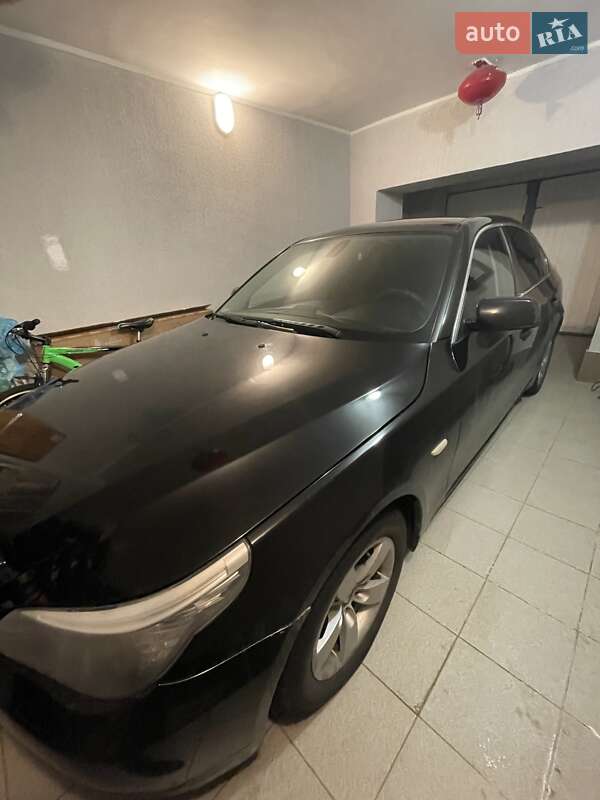 Седан BMW 5 Series 2009 в Львове