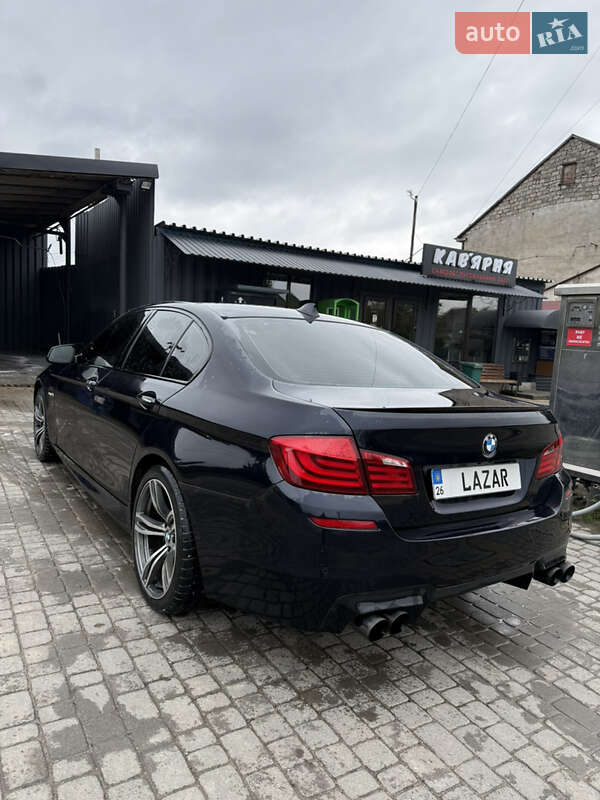 Седан BMW 5 Series 2012 в Хотине