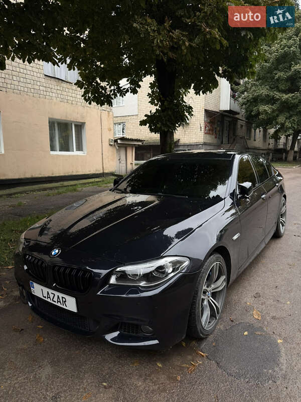 Седан BMW 5 Series 2012 в Хотине